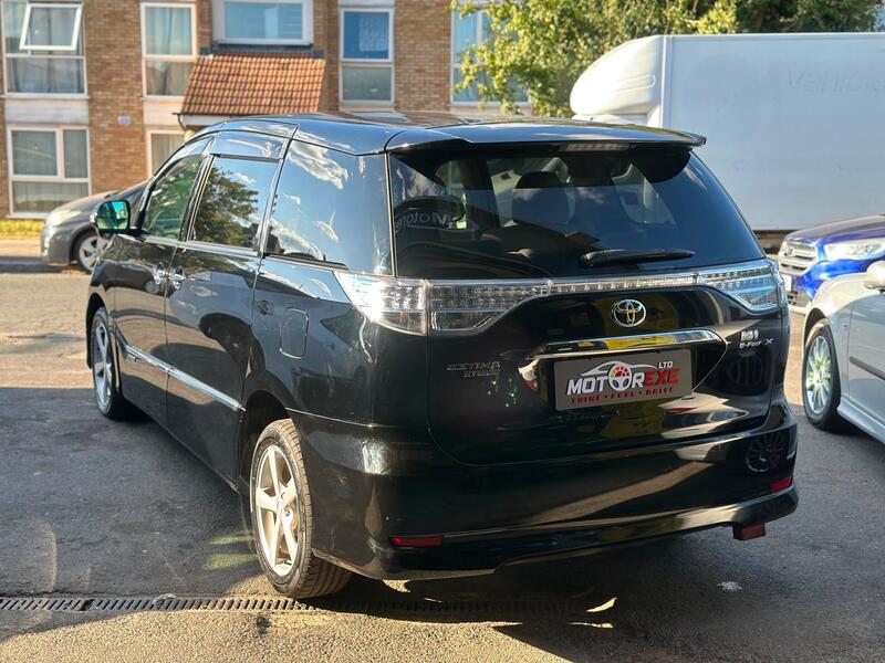 Toyota Estima view 6