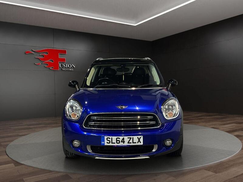 Mini Countryman view 2