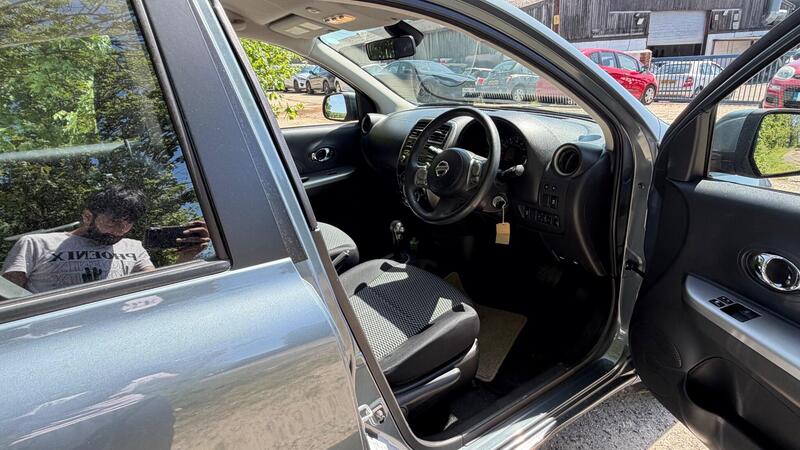 2015 Nissan Micra — photo 9