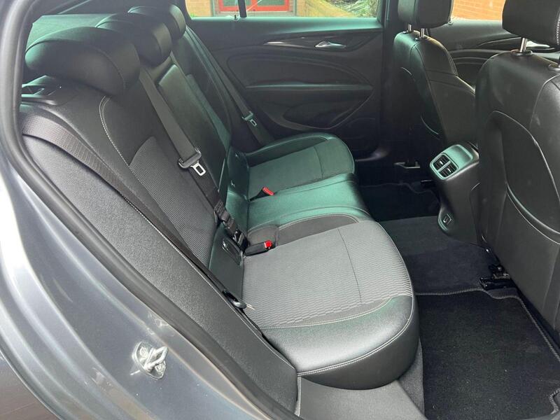 Vauxhall Insignia view 10