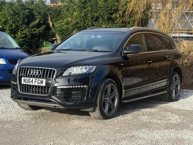 Audi Q7 view 5