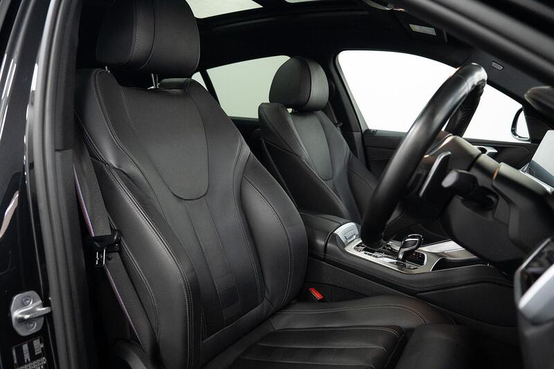 BMW X6 view 2