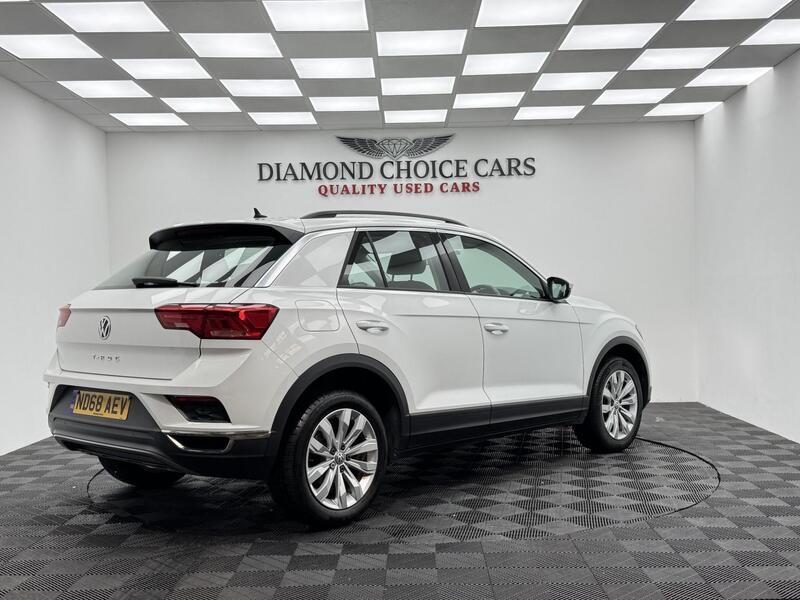 Volkswagen T-Roc view 6