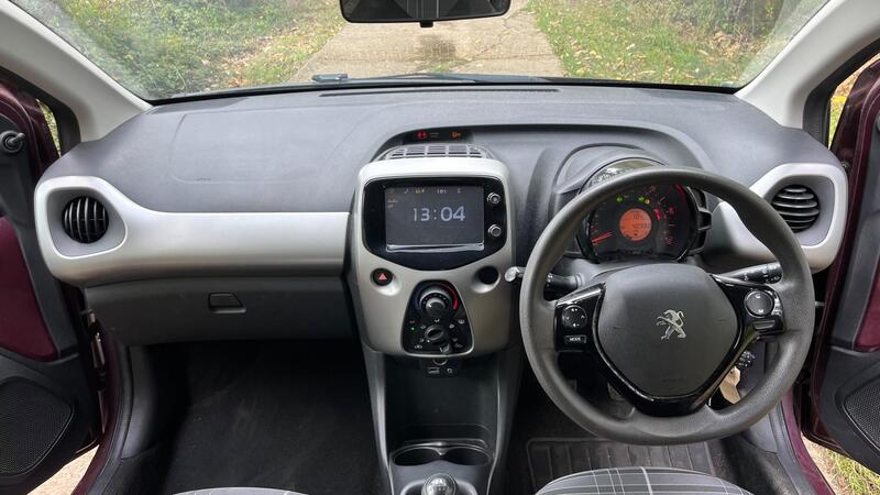 2017 Peugeot 108 — photo 20