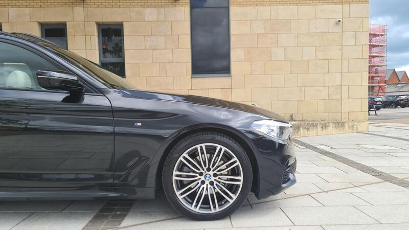 BMW 5 Series view 6