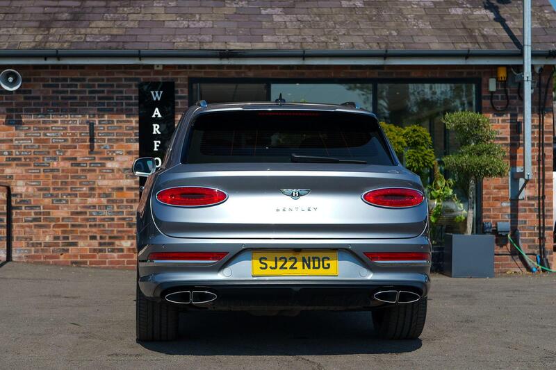 Bentley Bentayga view 5