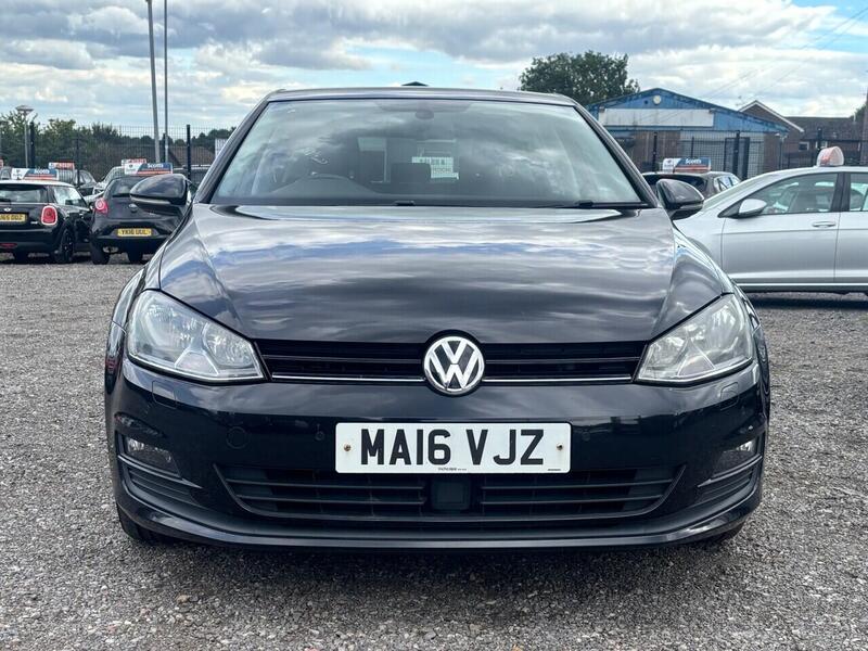 Volkswagen Golf view 2