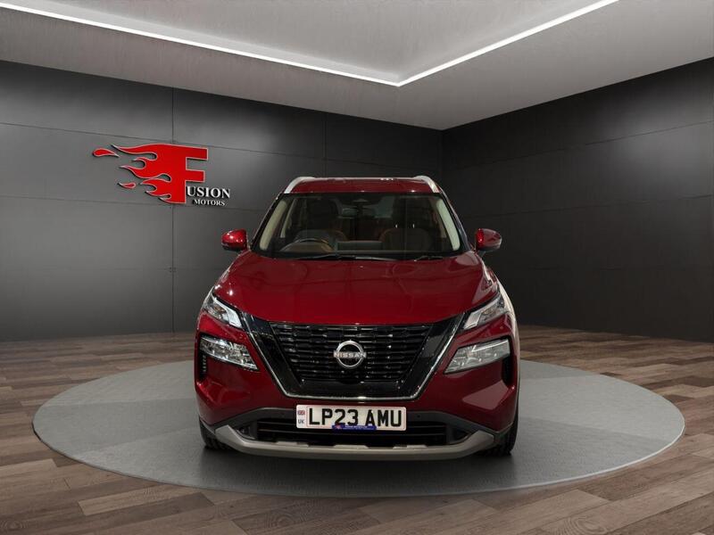 Nissan X-Trail view 2
