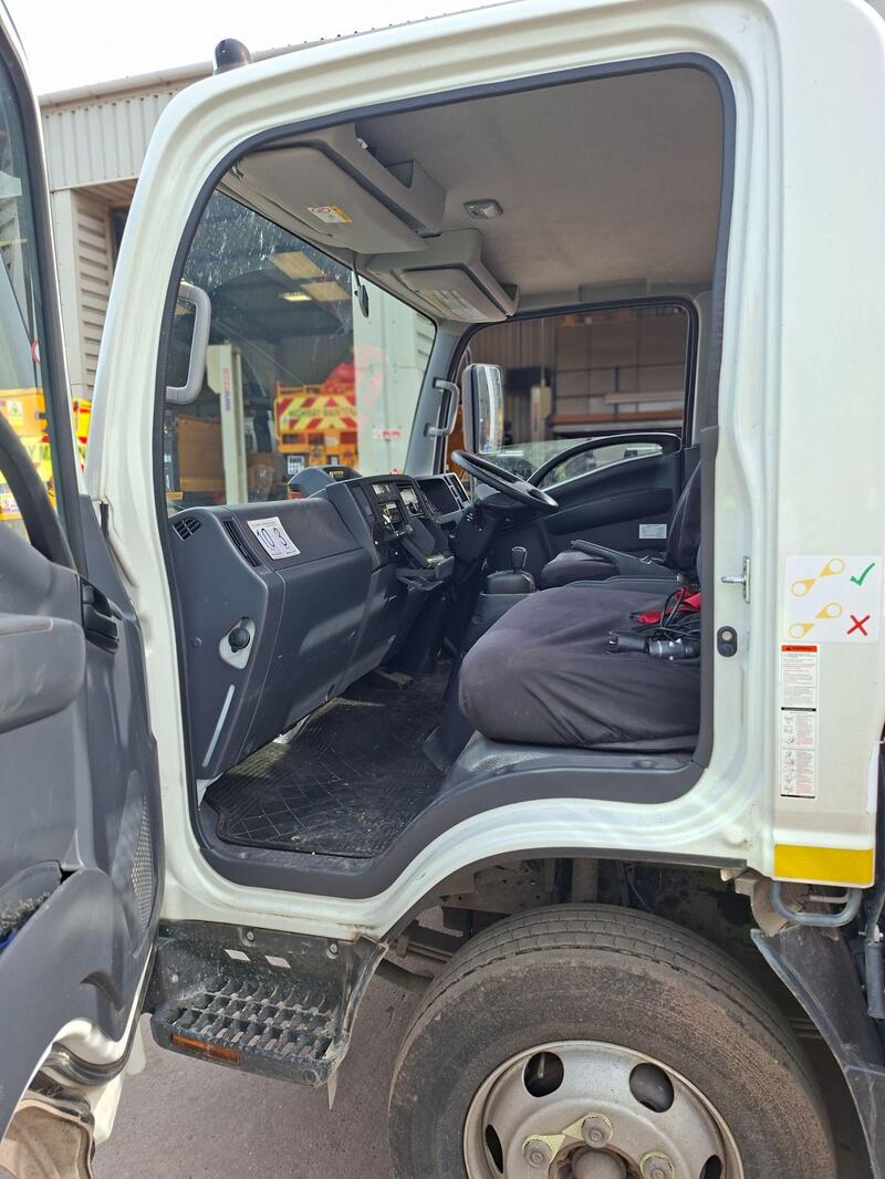 Isuzu N75 190  7.5T Beavertail
