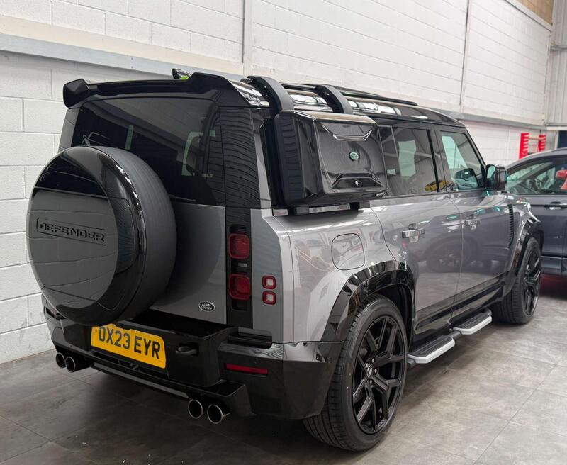 Land Rover Defender 110 view 6