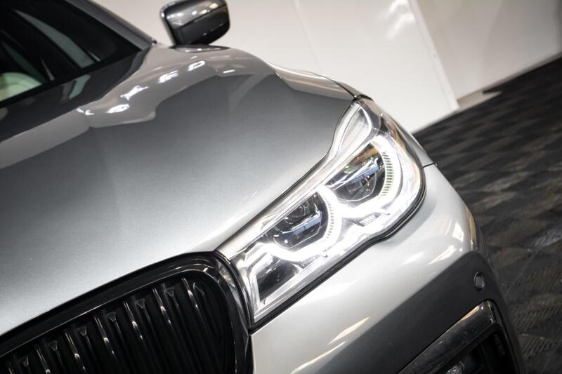 BMW 7 Series view 6