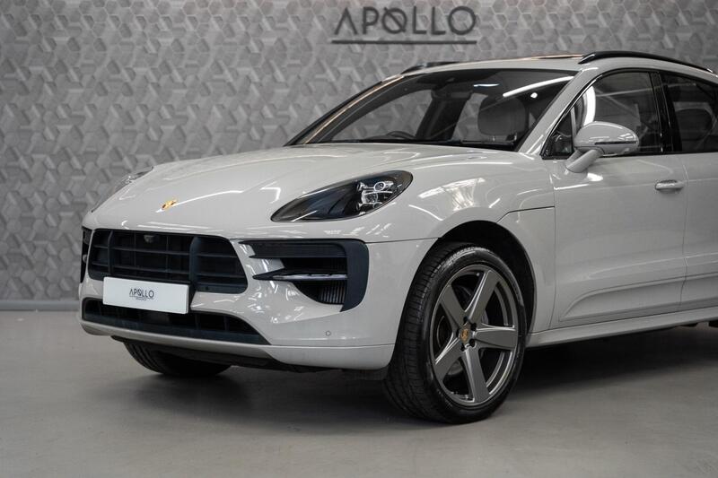 Porsche Macan view 5