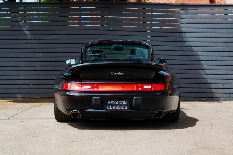 Porsche 911 view 5