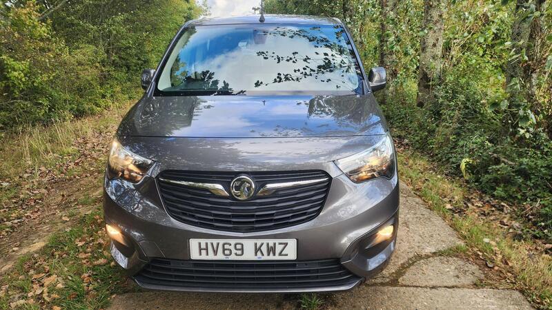 2019 Vauxhall Combo Life — photo 4