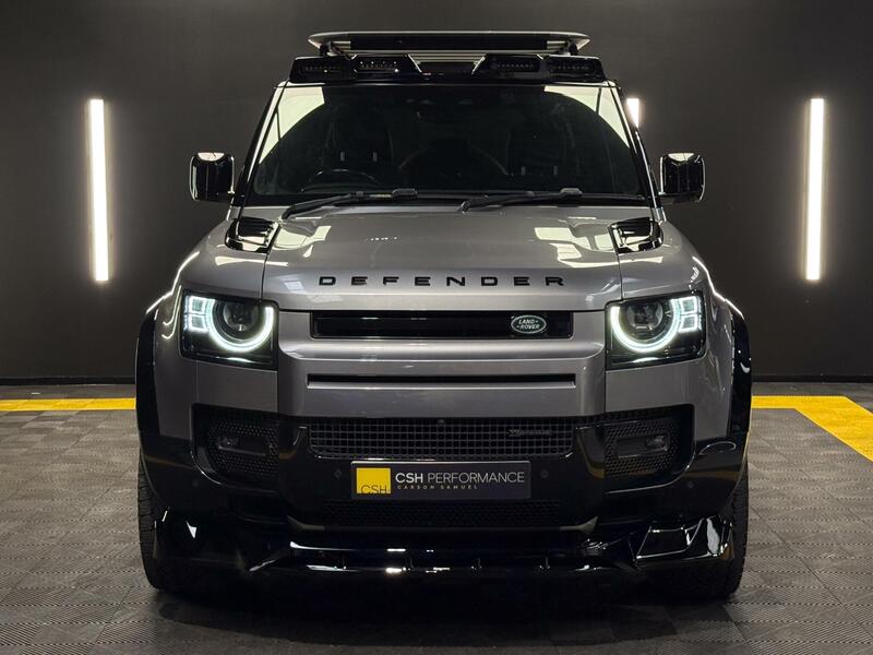 Land Rover Defender view 3