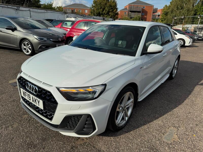 Audi A1 view 3