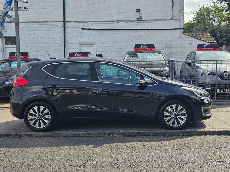 Kia Ceed view 2