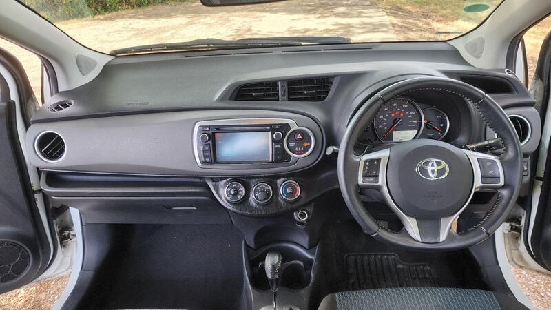 2012 Toyota Yaris — photo 22