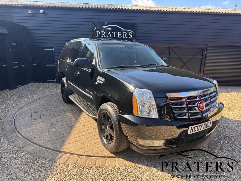 Cadillac Escalade view 3