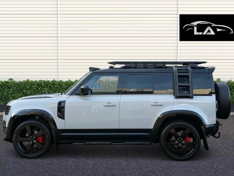Land Rover Defender 110 view 3