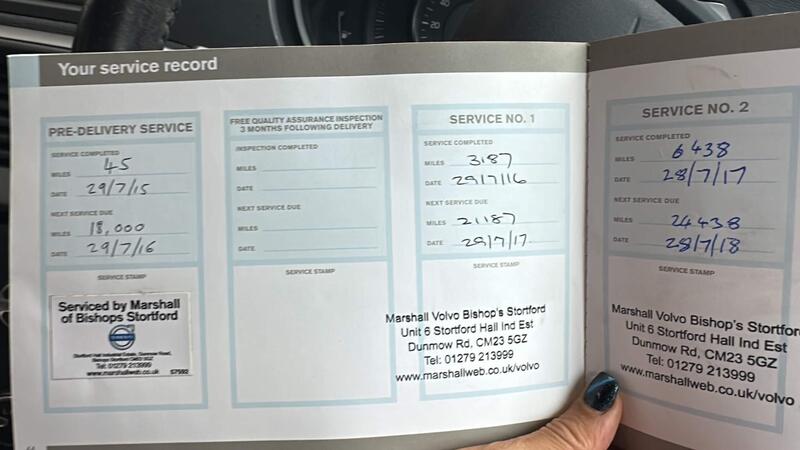 Volvo V40 — photo 1