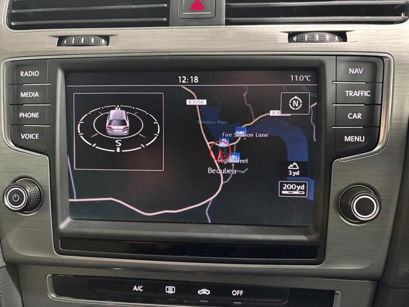 Ceef8b2003aa41a4a4d9295ba1d58731