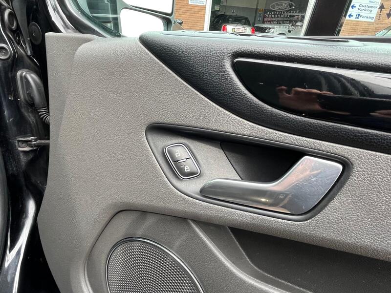 Ford Tourneo Custom view 73