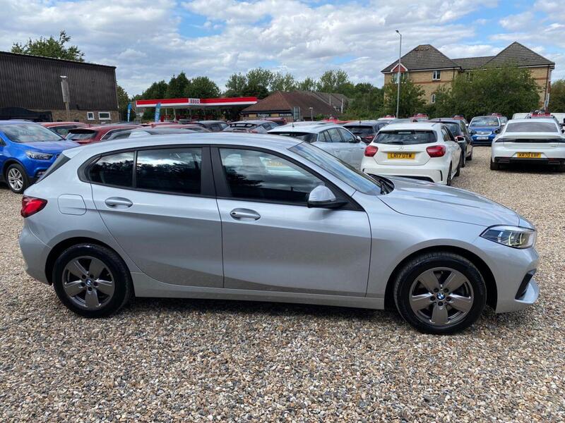 BMW 1 Series view 4
