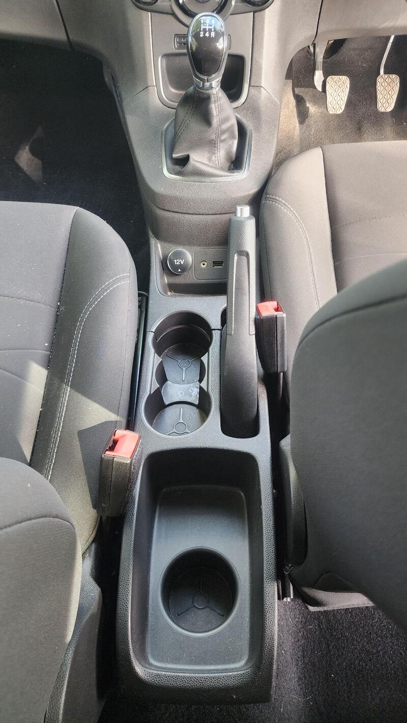 2014 Ford Fiesta — photo 29