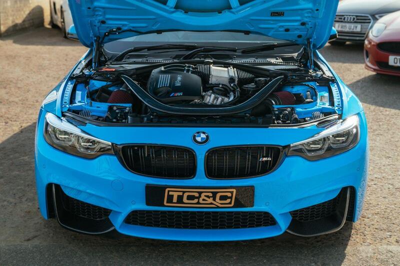 BMW M4 view 5