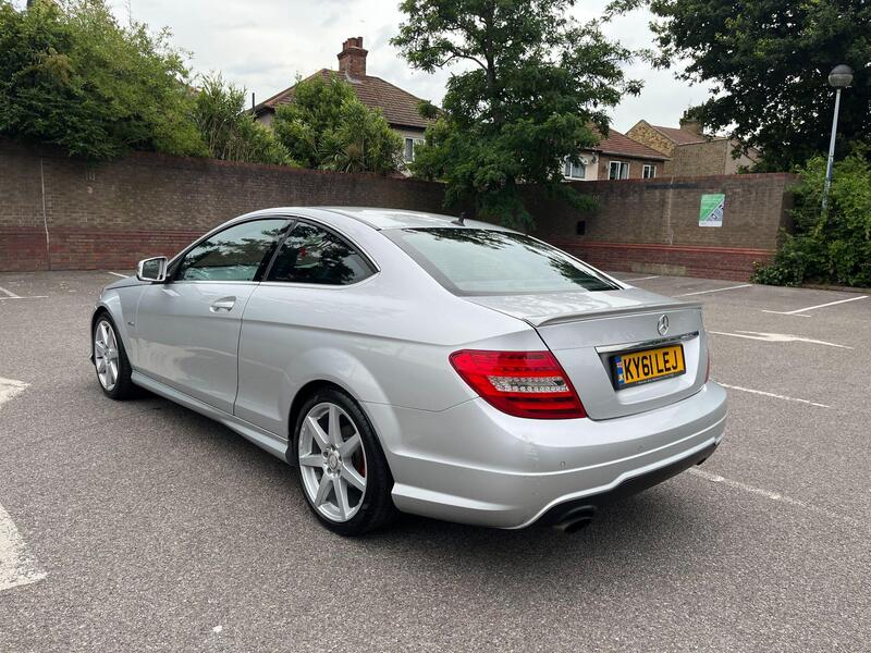 Mercedes-Benz C Class view 5