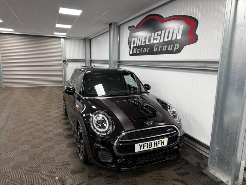 Mini Hatch view 3