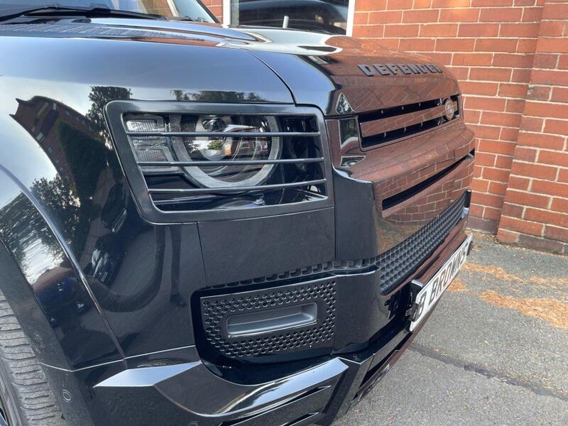 Land Rover Defender 110 view 6