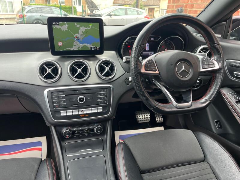 Mercedes-Benz Mercedes-Benz CLA view 3