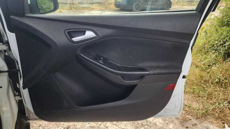 2014 Ford Focus — photo 29
