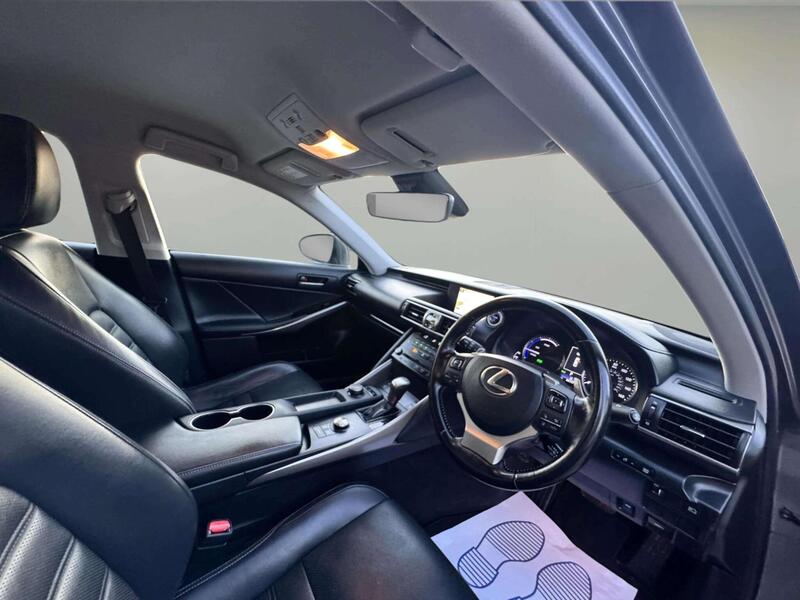 Lexus Is view 2
