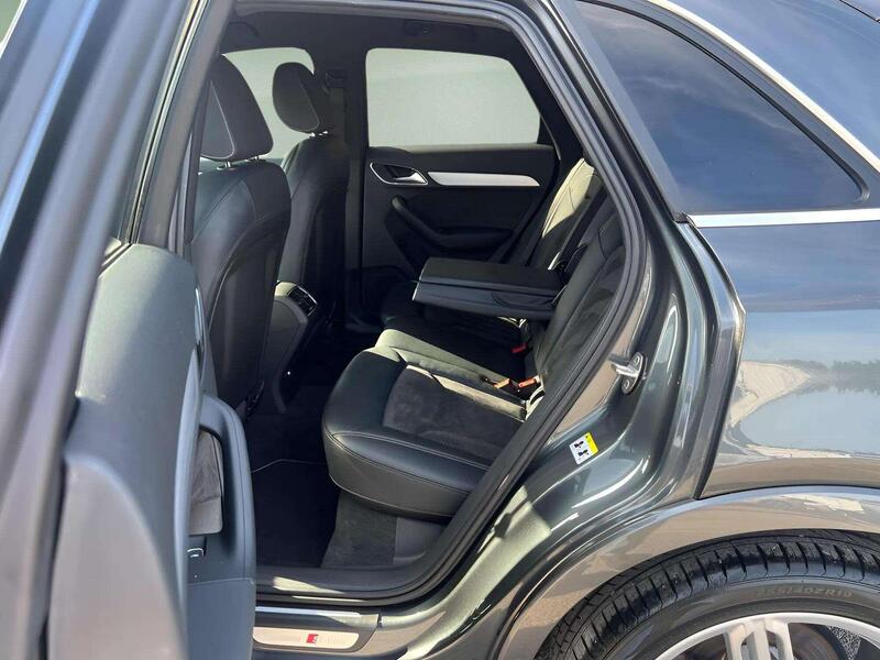 Audi Audi Q3 view 6