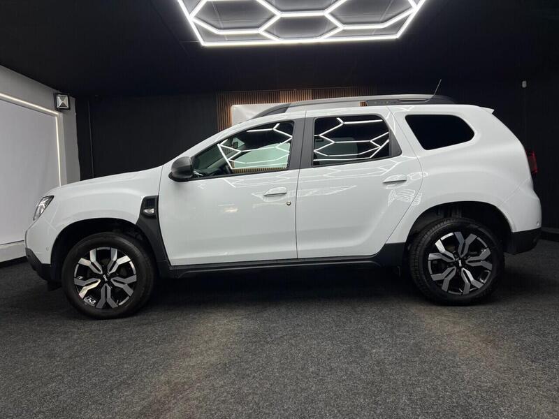 Dacia Duster view 4
