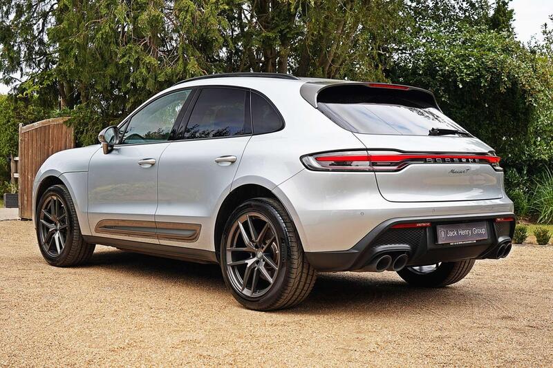 Porsche Macan view 4