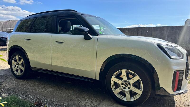 2025 MINI Countryman — photo 2