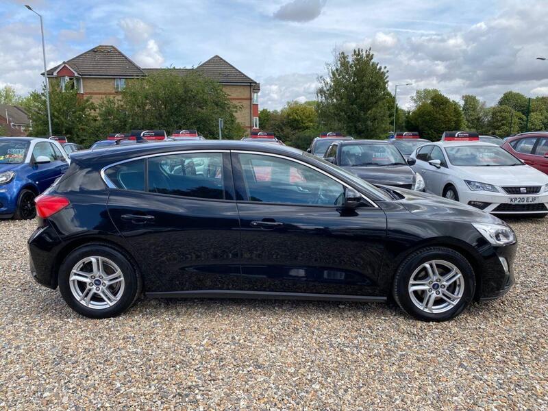 Ford Focus view 3
