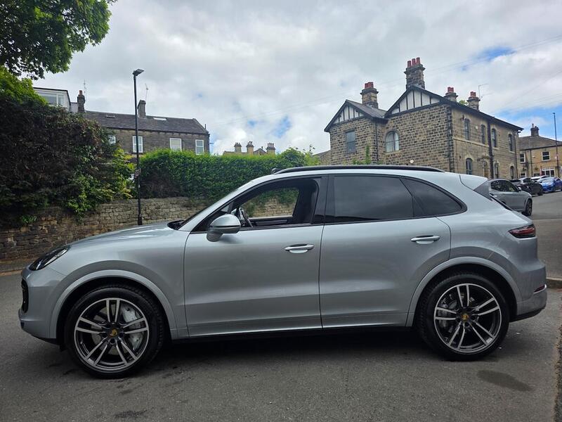 Porsche Cayenne view 5