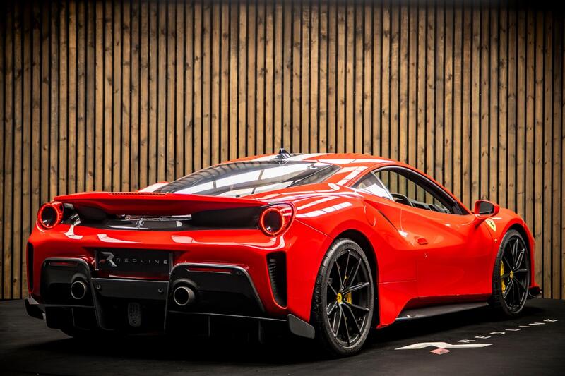 Ferrari 488 view 4
