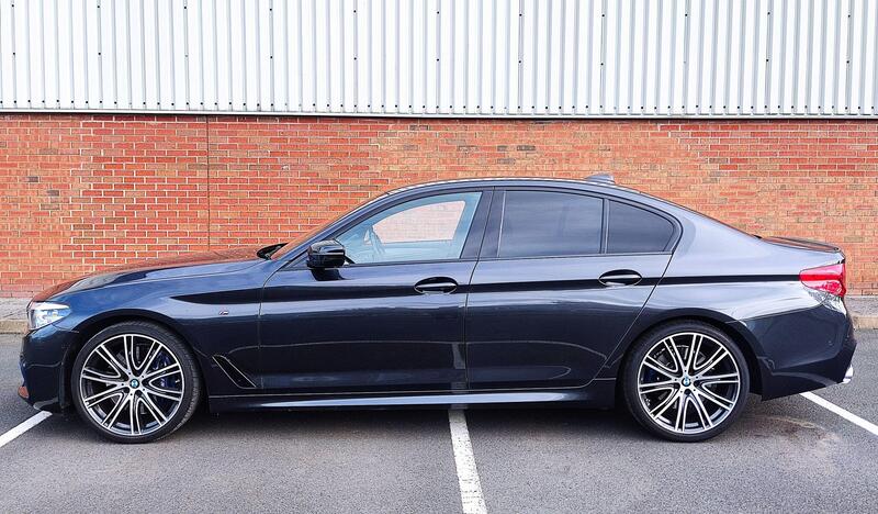 BMW 5 Series view 10