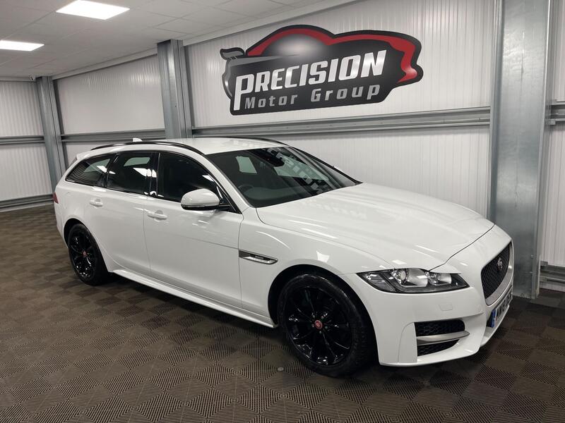 Jaguar XF view 4