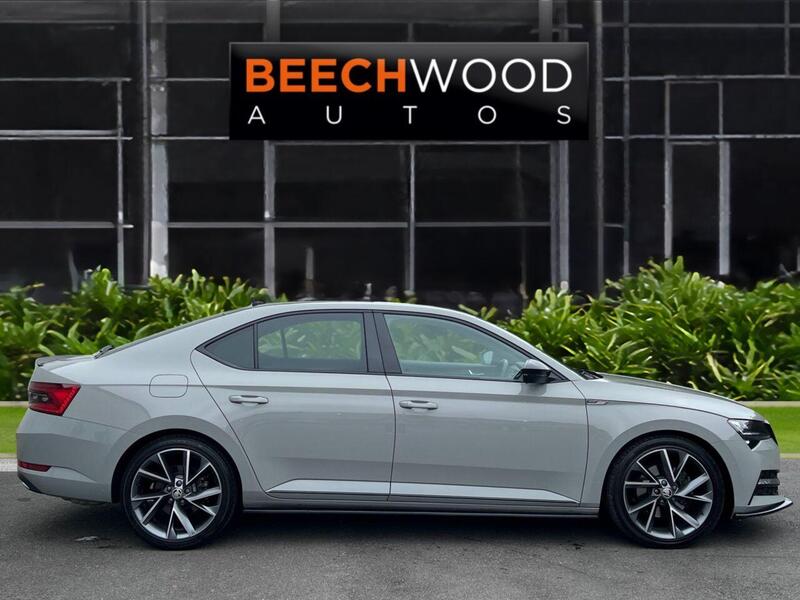 Skoda Superb view 5