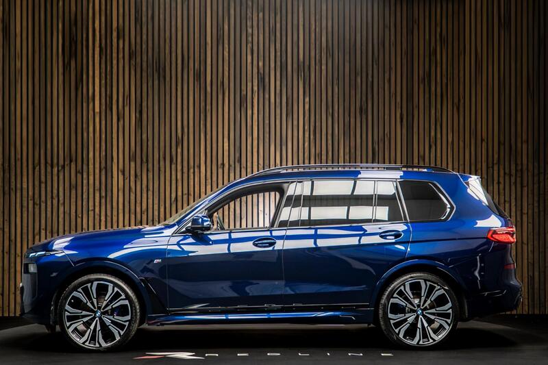 BMW X7 view 7
