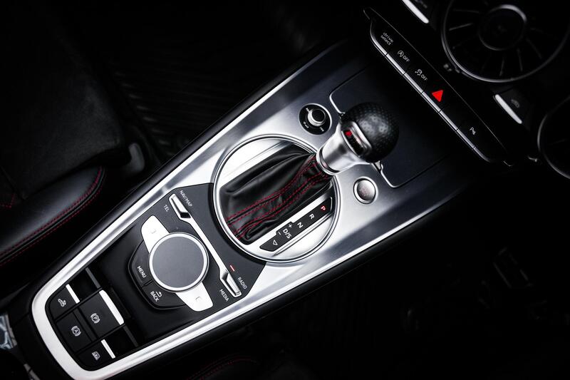 Audi Audi TT view 4