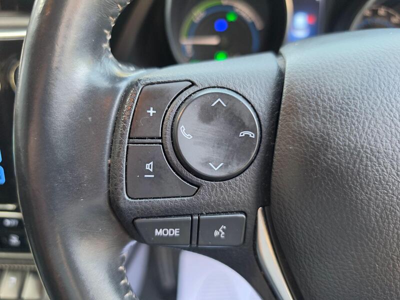 Toyota Auris 1.8 VVT-h Icon Tech CVT Euro 6 (s/s) 5dr thumbnail 31