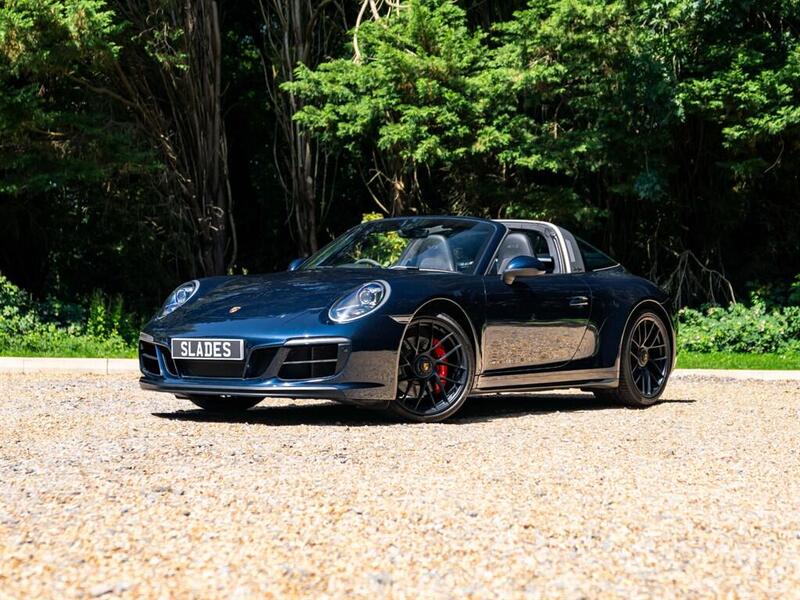 Porsche 911 view 5